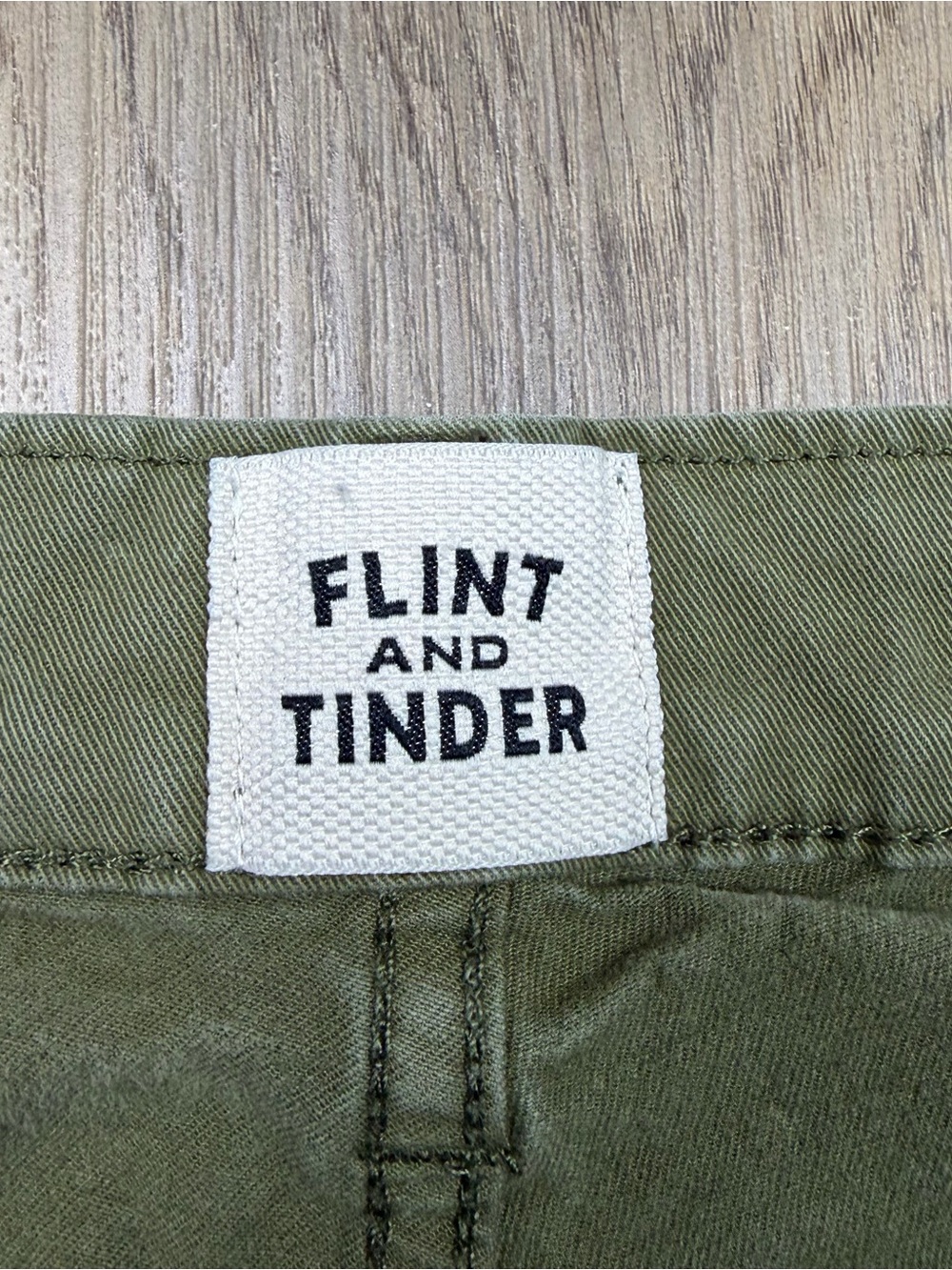 Flint & Tinder Pants Pants Mens size 31x32 Green Chino Classic Straight Fit - Picture 3 of 11